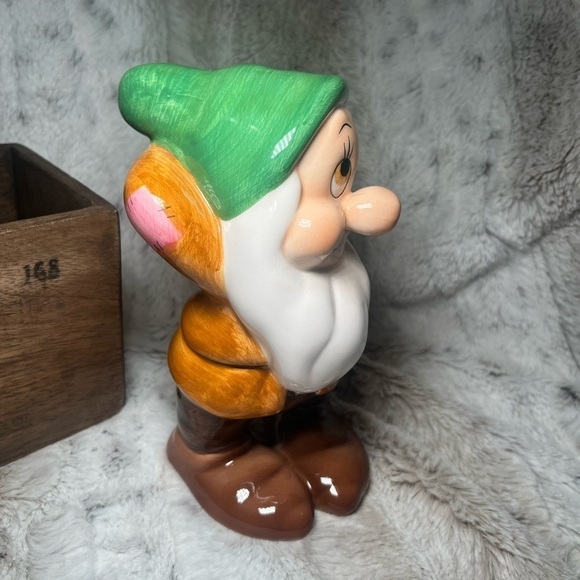 Disney Bashful Dwarf Snow White Ceramic Figurine Figure Green Hat Vintage - Picture 6 of 11